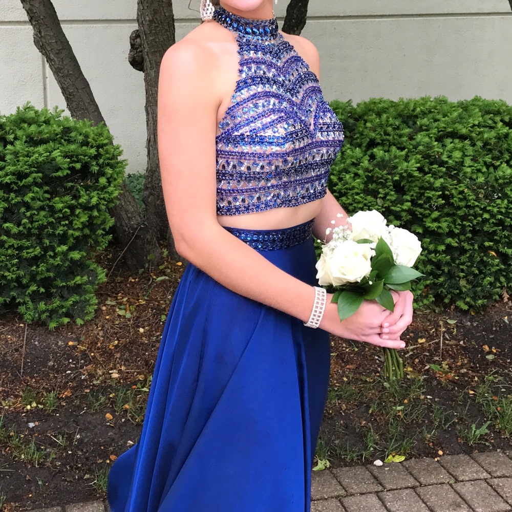 Size 0. Sherri hill prom dress. Only worn once